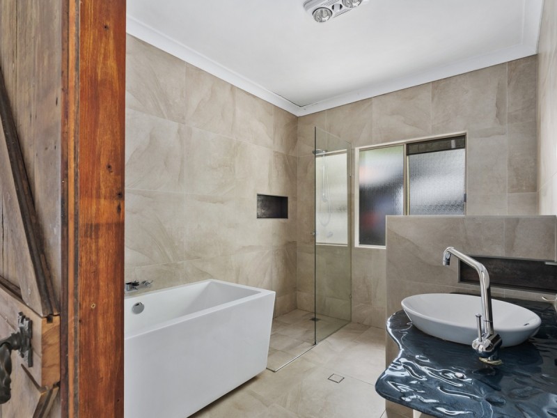 39 Brackenfield Court, Bonogin QLD 4213