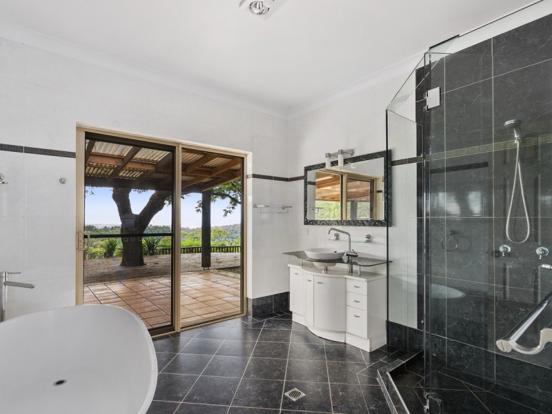 39 Brackenfield Court, Bonogin QLD 4213