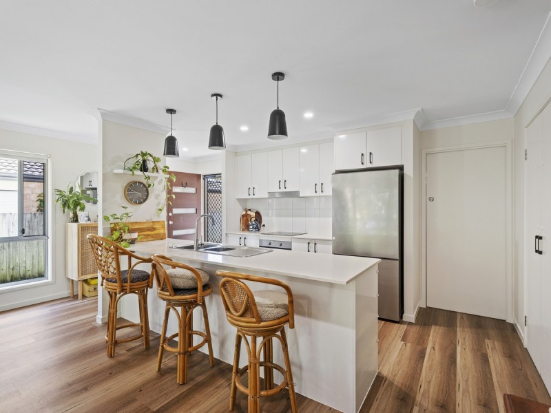 2/2 Chantrill Avenue, Nerang QLD 4211