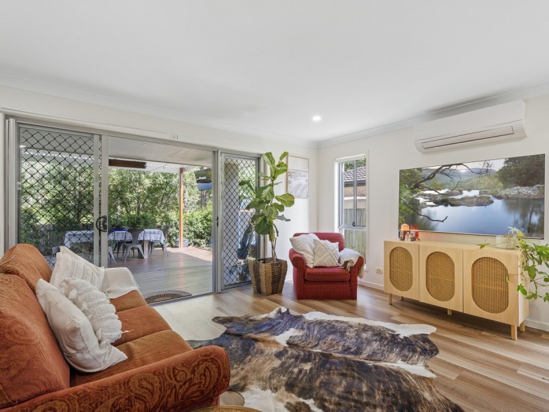 2/2 Chantrill Avenue, Nerang QLD 4211