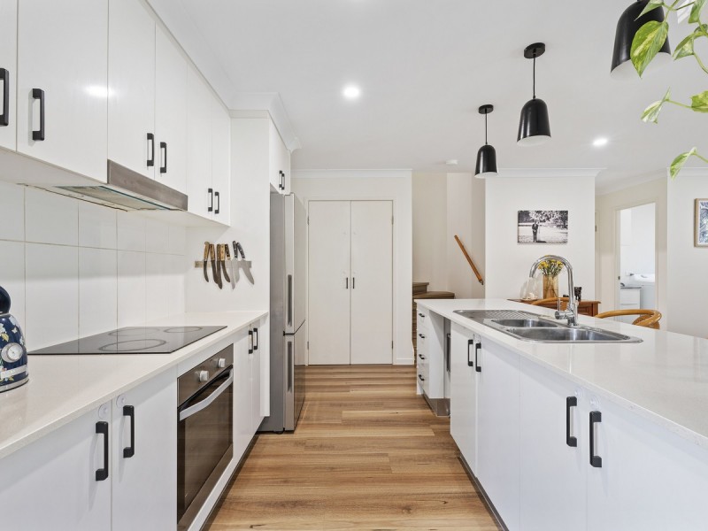 2/2 Chantrill Avenue, Nerang QLD 4211