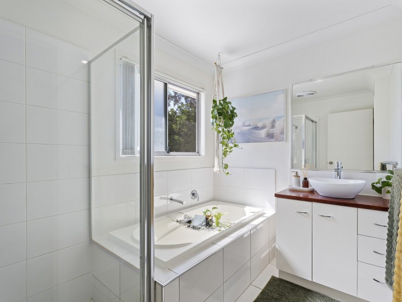 2/2 Chantrill Avenue, Nerang QLD 4211