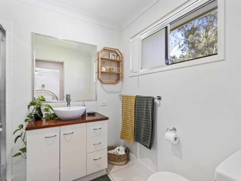 2/2 Chantrill Avenue, Nerang QLD 4211