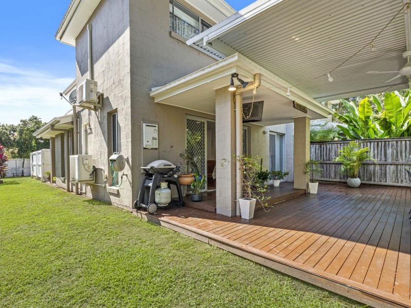 2/2 Chantrill Avenue, Nerang QLD 4211