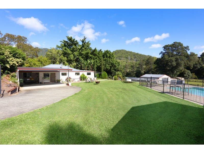 16 Barcoo Court, Clagiraba QLD 4211