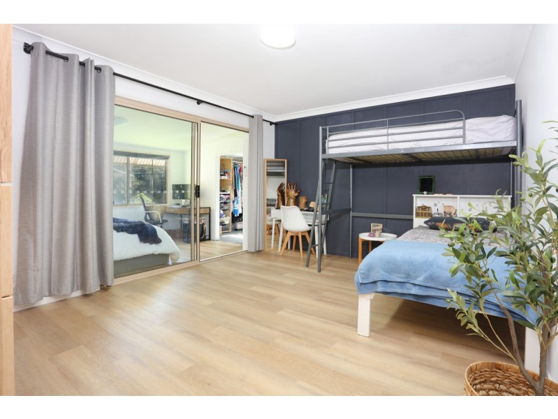 16 Barcoo Court, Clagiraba QLD 4211