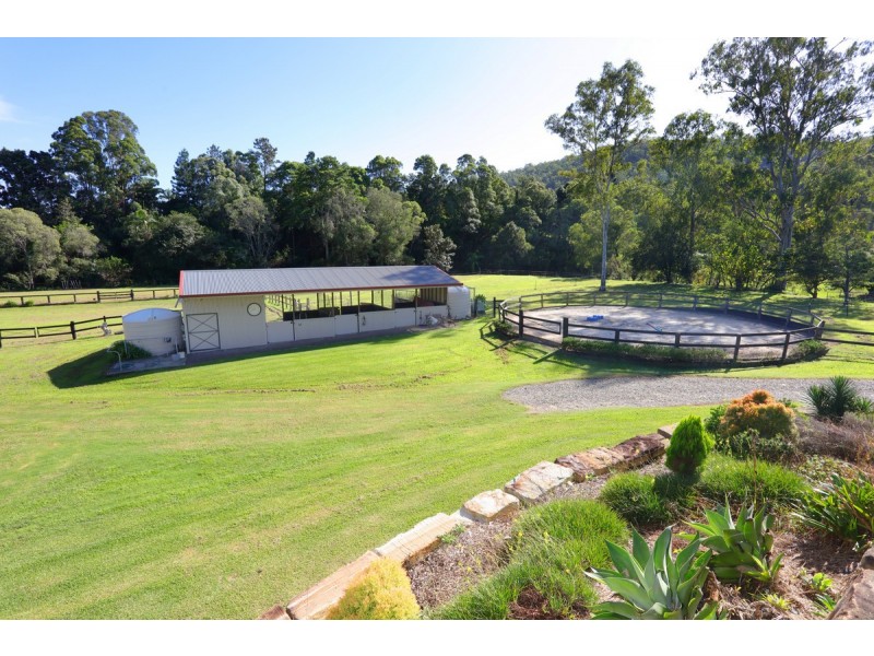 16 Barcoo Court, Clagiraba QLD 4211
