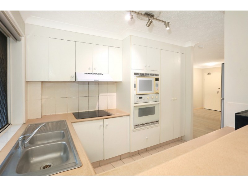 17/32-36 Second Avenue, Broadbeach QLD 4218