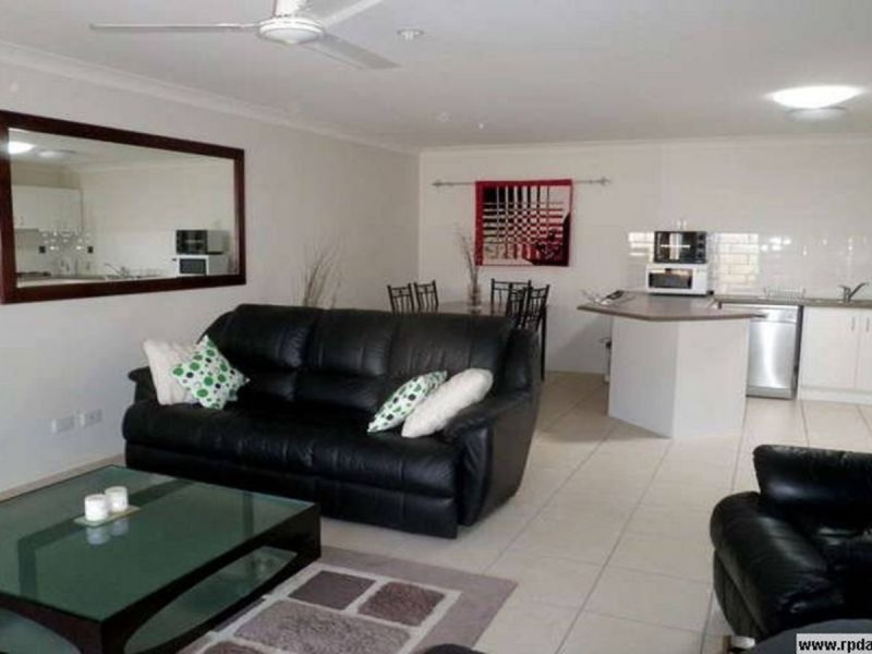 1/11 Gannon Way, Upper Coomera QLD 4209