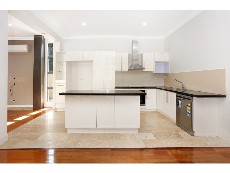 316 Bayview Street, Hollywell QLD 4216