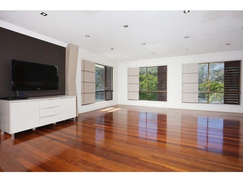 316 Bayview Street, Hollywell QLD 4216