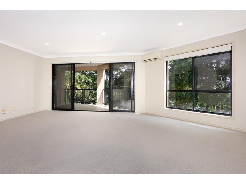 1/25 Riverwood Drive, Ashmore QLD 4214
