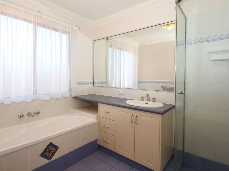 123 Armstrong Way, Highland Park QLD 4211