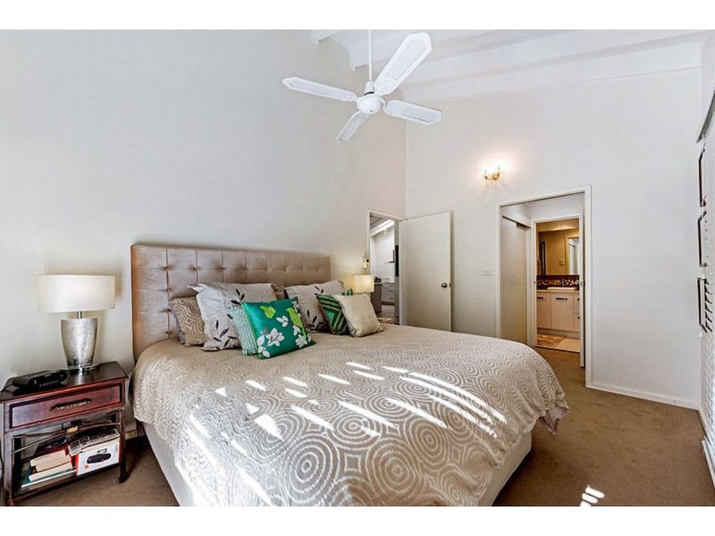 1/4 Cromwell Court, Tallai QLD 4213