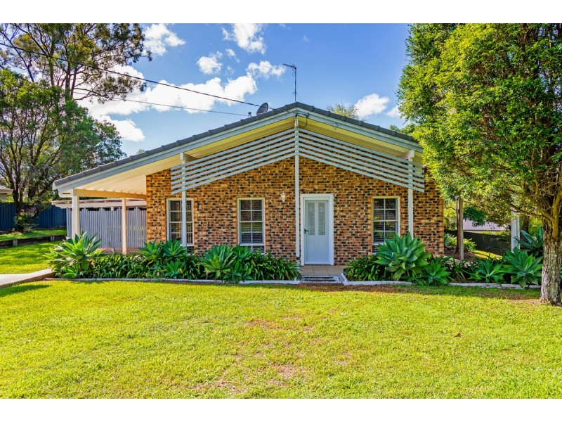 1/4 Cromwell Court, Tallai QLD 4213