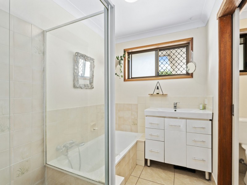 9 Buring Court, Highland Park QLD 4211