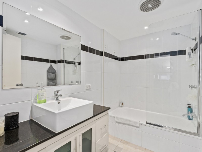 1/22 Wharf Road, Surfers Paradise QLD 4217