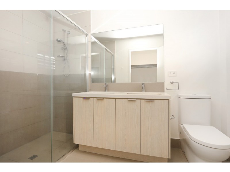 49/2 Town Centre Close, Carrara QLD 4211