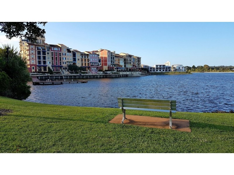 49/2 Town Centre Close, Carrara QLD 4211