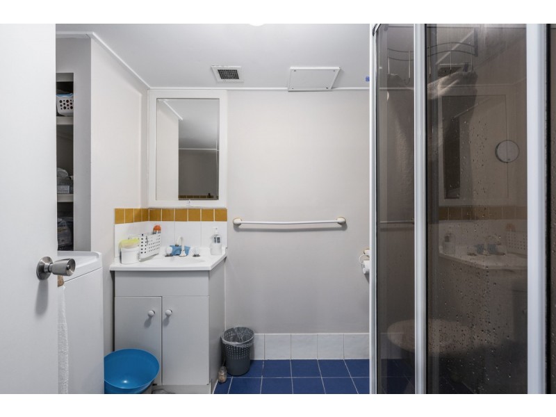 4/9 Bradford Street, Labrador QLD 4215