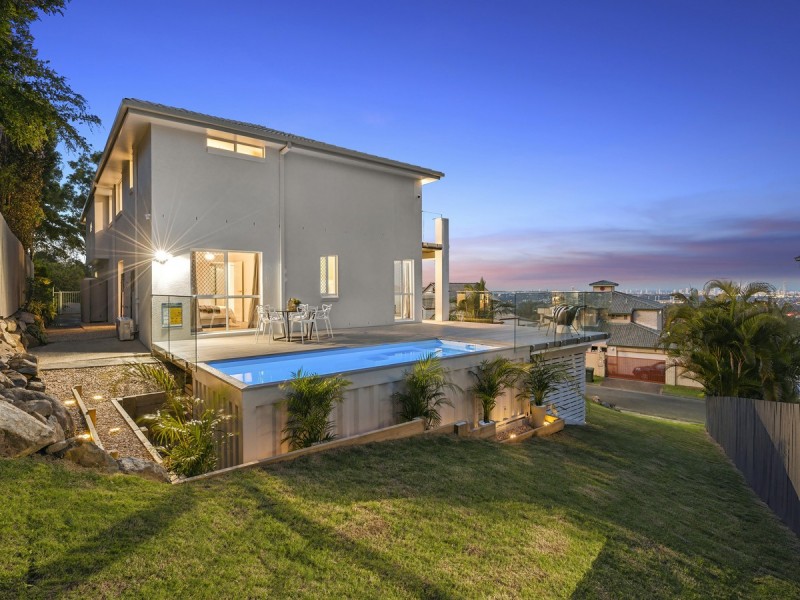 6 Galleria Court, Highland Park QLD 4211