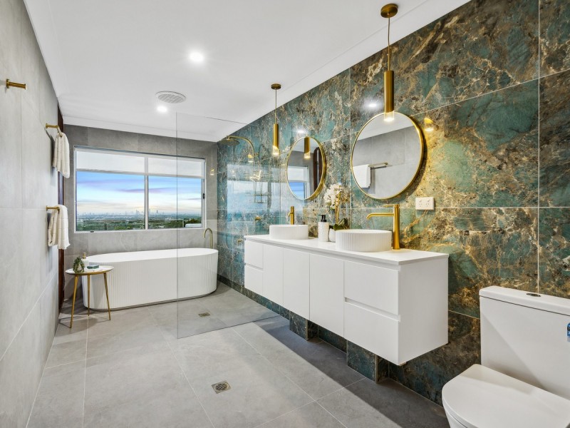 6 Galleria Court, Highland Park QLD 4211