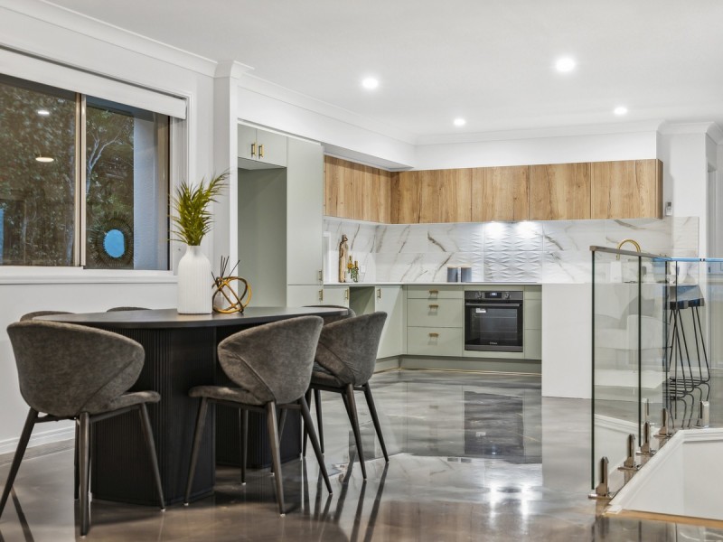 6 Galleria Court, Highland Park QLD 4211