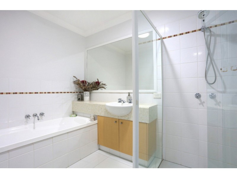 52a/64 Gilston Road, Nerang QLD 4211