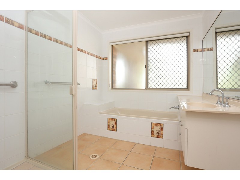 11 Linksview Court, Helensvale QLD 4212