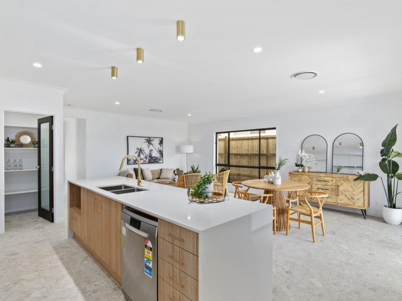 14 Eucalyptus Street, Greenbank QLD 4124