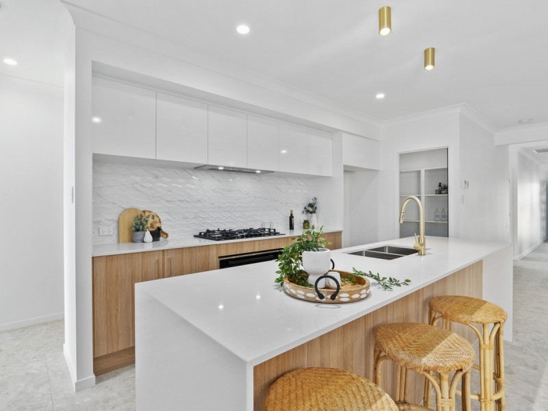 14 Eucalyptus Street, Greenbank QLD 4124