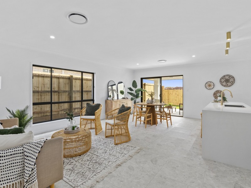 14 Eucalyptus Street, Greenbank QLD 4124