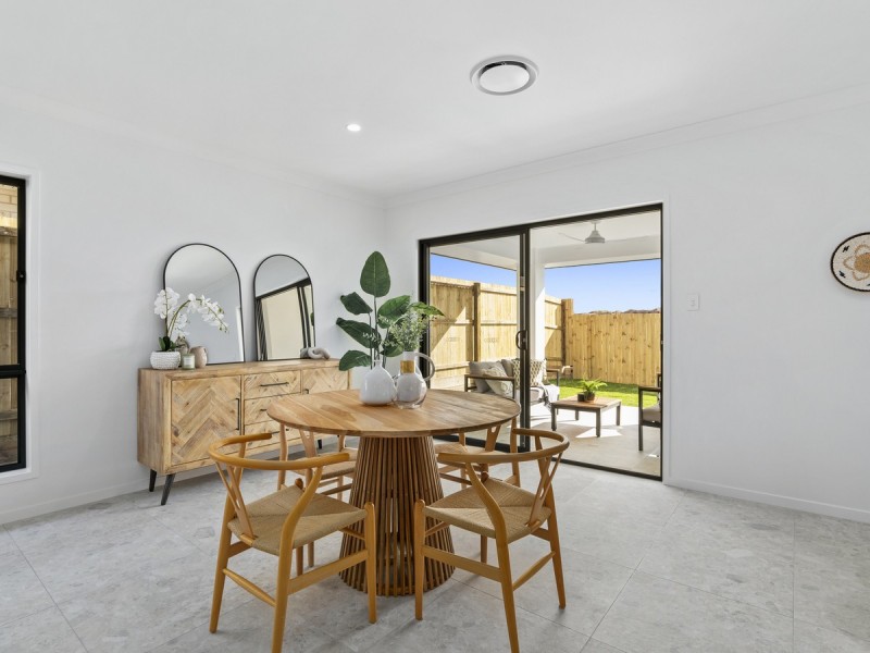 14 Eucalyptus Street, Greenbank QLD 4124