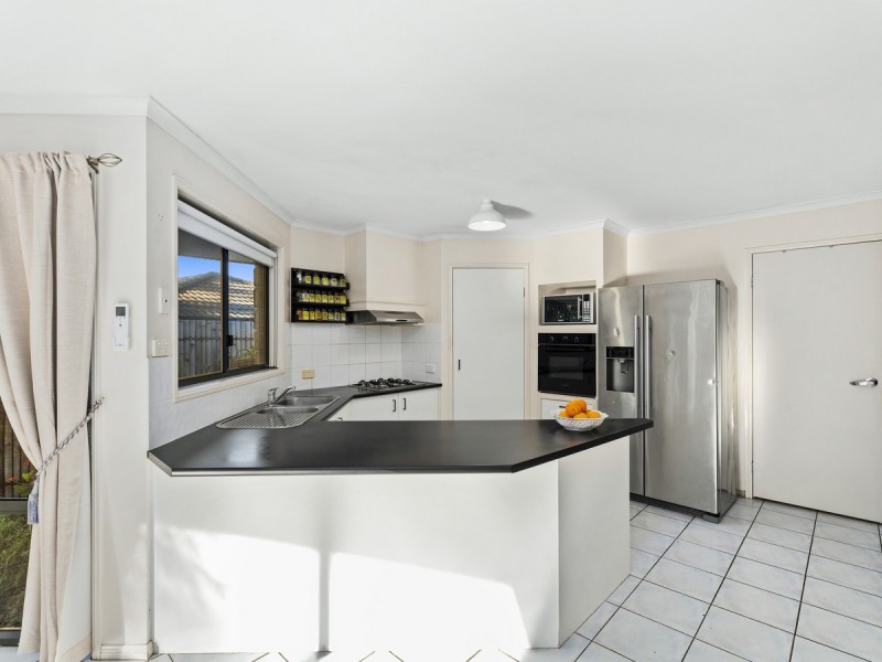 19 Armstrong Way, Highland Park QLD 4211