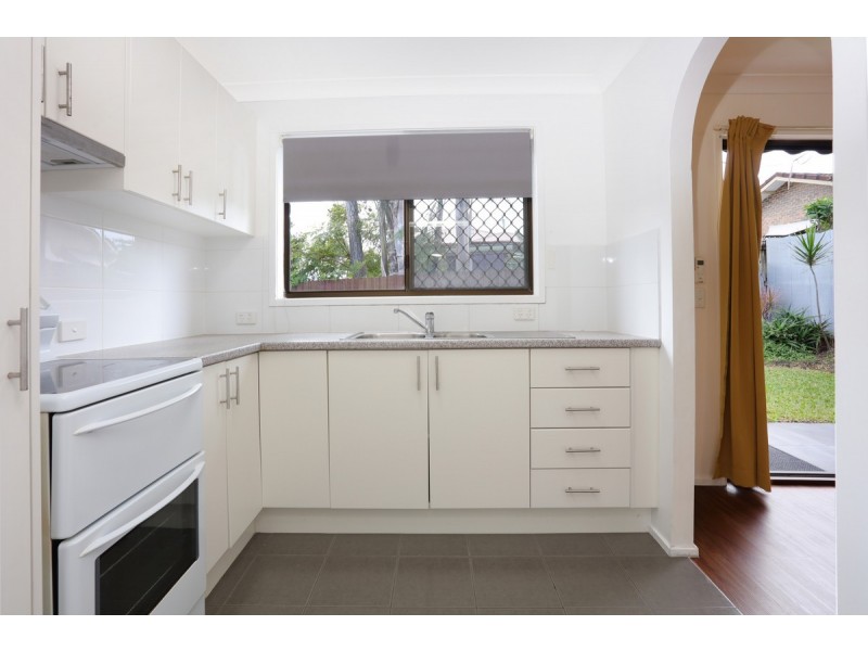 2/17 Shillito Street, Southport QLD 4215