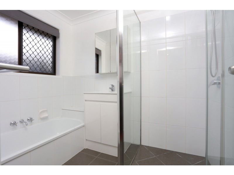 2/17 Shillito Street, Southport QLD 4215