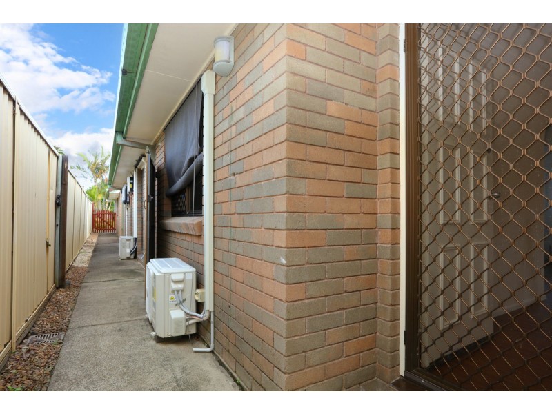 2/17 Shillito Street, Southport QLD 4215