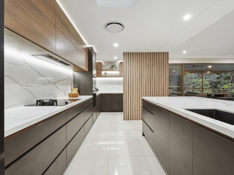 22 Winderadeen Drive, Highland Park QLD 4211