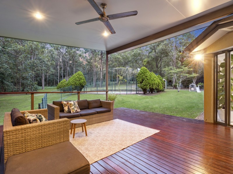 22 Winderadeen Drive, Highland Park QLD 4211