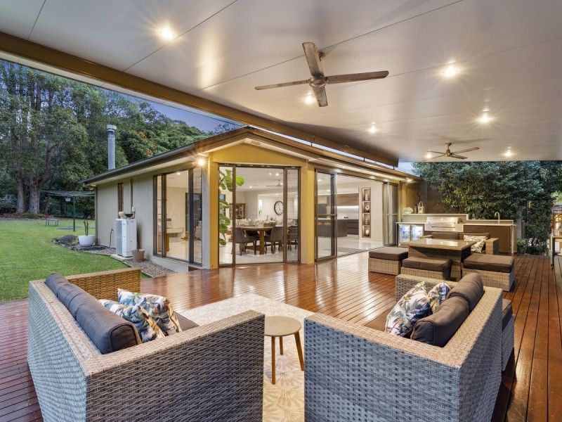 22 Winderadeen Drive, Highland Park QLD 4211