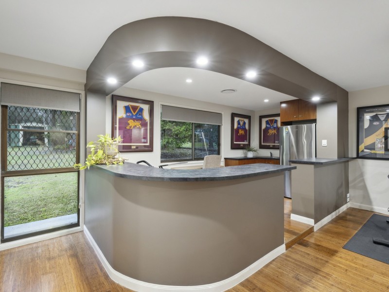 22 Winderadeen Drive, Highland Park QLD 4211