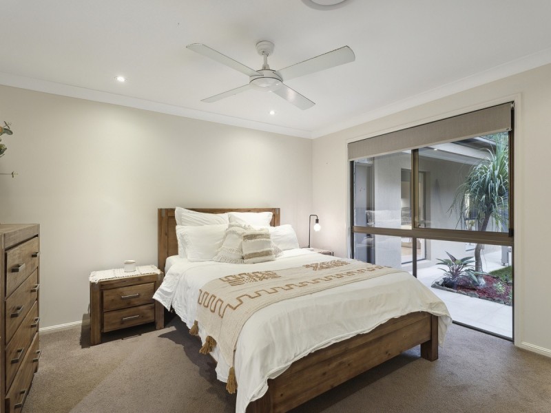 22 Winderadeen Drive, Highland Park QLD 4211