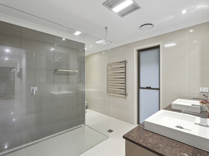 22 Winderadeen Drive, Highland Park QLD 4211