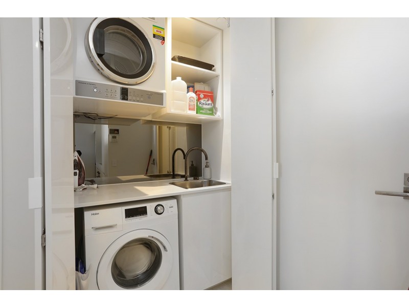 3403/24 The Lanes Boulevard, Mermaid Waters QLD 4218