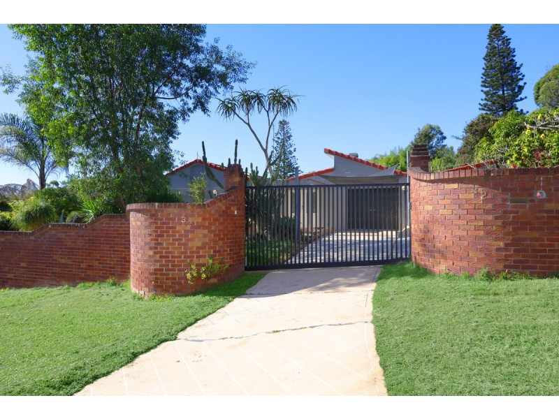 32 Balfour Crescent, Highland Park QLD 4211