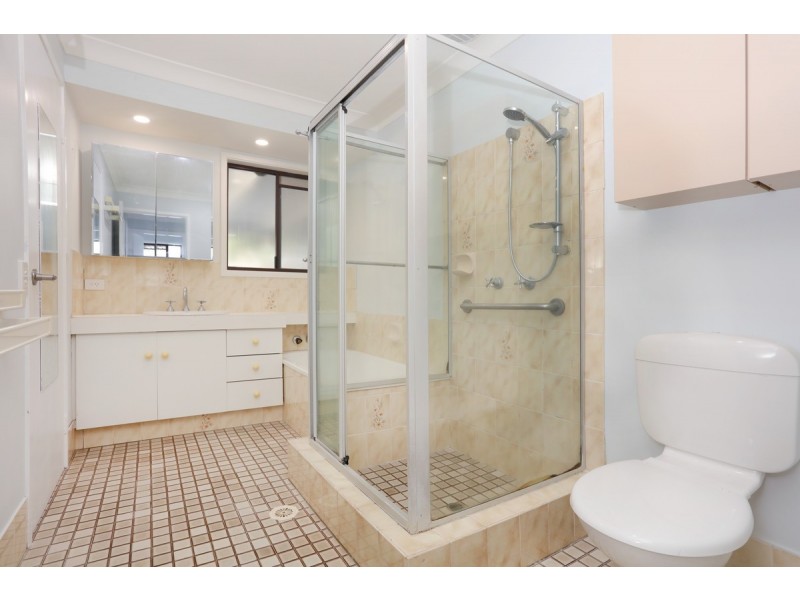 32 Balfour Crescent, Highland Park QLD 4211