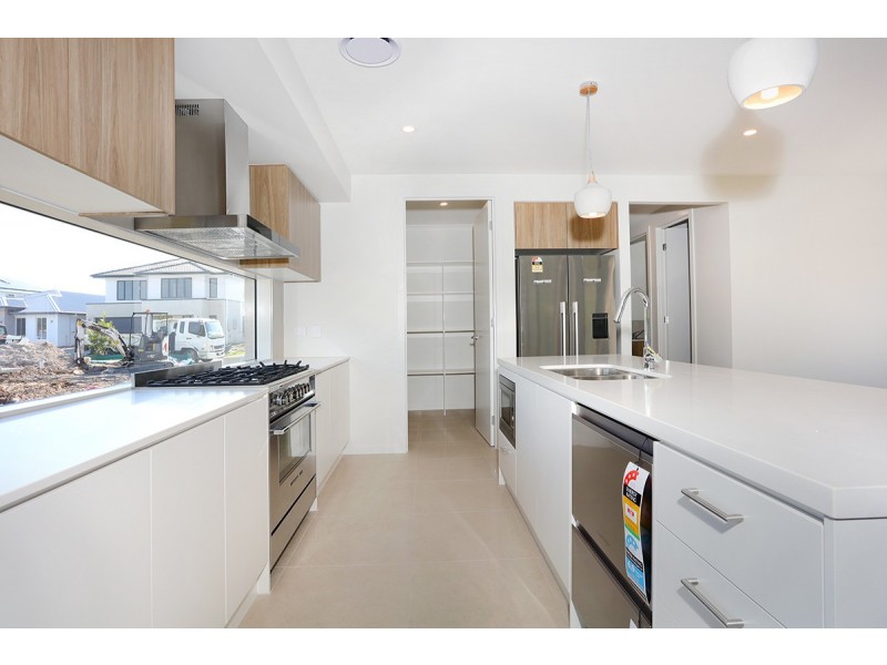 9 Headway Street, Nerang QLD 4211