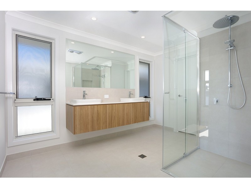 9 Headway Street, Nerang QLD 4211