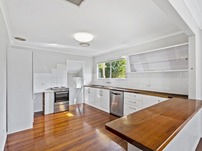 18 Moora Street, Ashmore QLD 4214