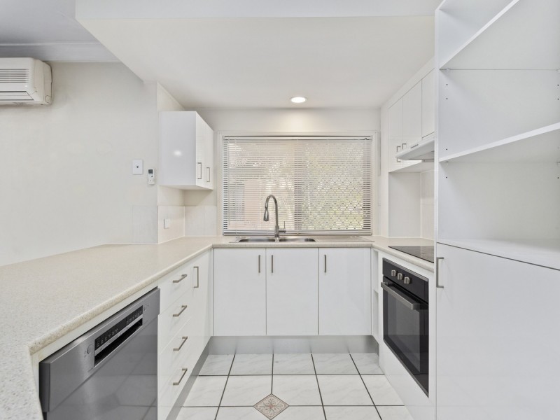 2/120 Highfield Drive, Merrimac QLD 4226